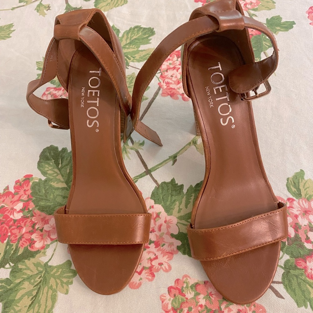 Toetos heels